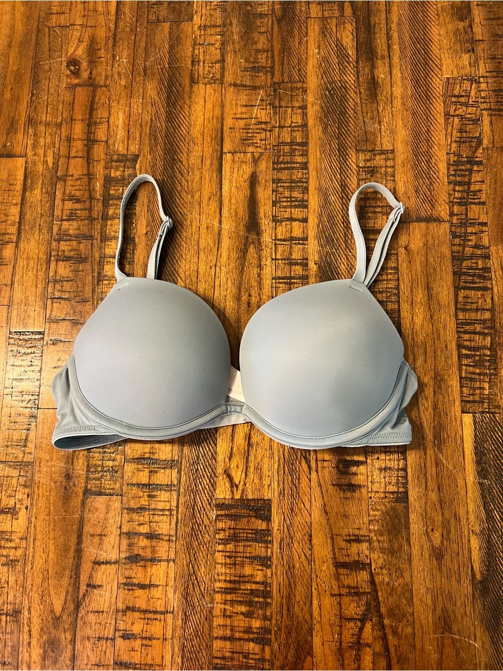 PINK Wear Everywhere Super Push Up Bra - Size 32C - Light Green